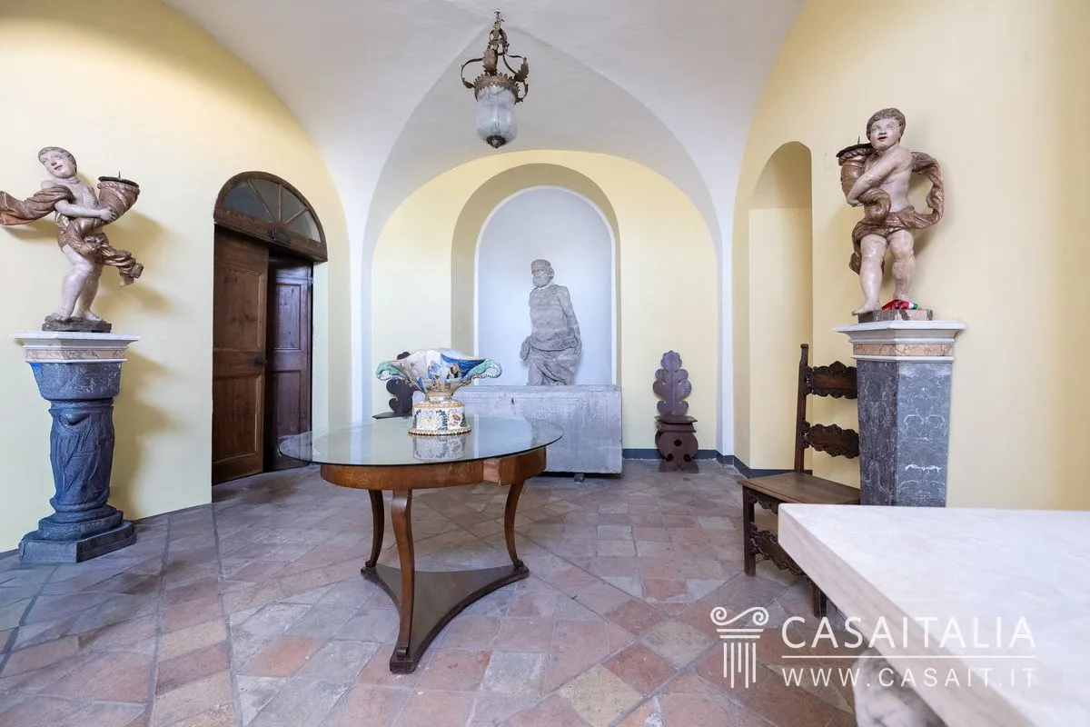 Elegant 1800s Grottammare Apartment with 3 Bedrooms and Historical Charm - View image 7 of 20