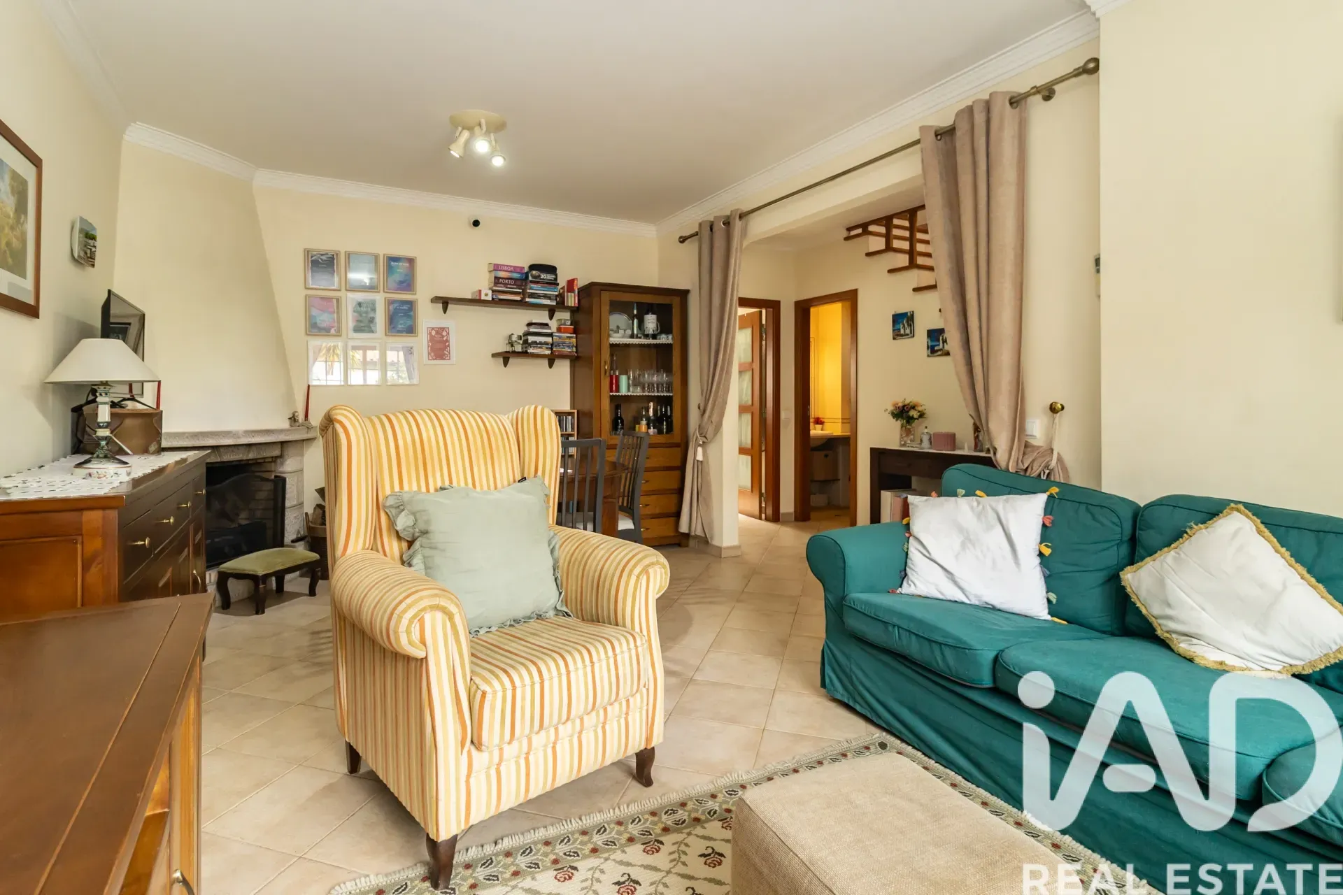 Contemporary 3-Bedroom House with Garden in Scenic Azeitão, Portugal - View image 9 of 40