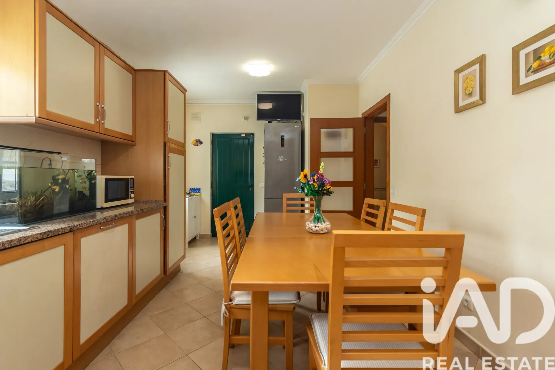 Contemporary 3-Bedroom House with Garden in Scenic Azeitão, Portugal - View image 13 of 40