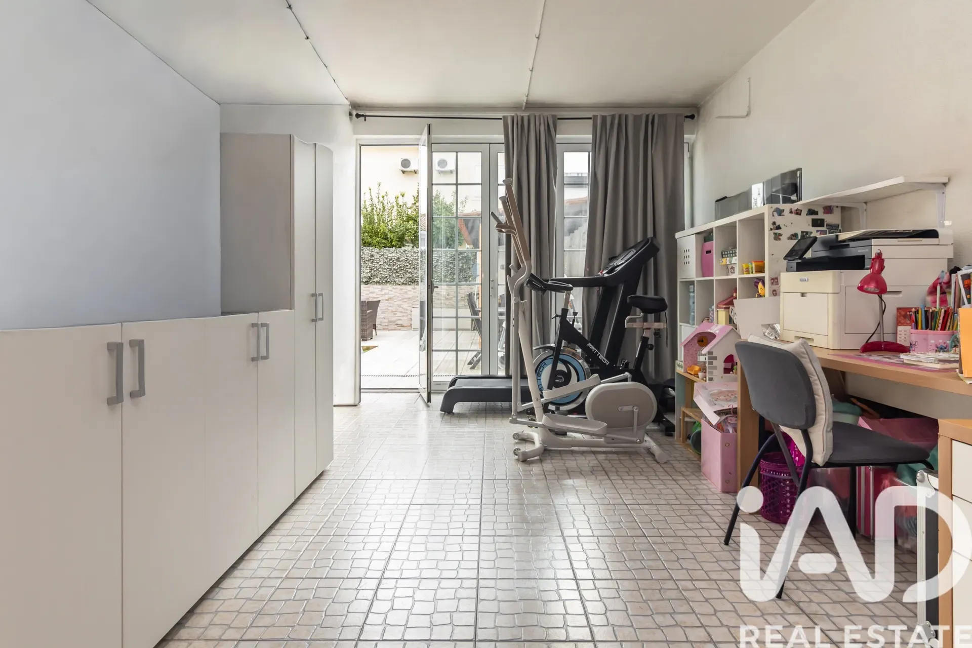 Contemporary 3-Bedroom House with Garden in Scenic Azeitão, Portugal - View image 15 of 40