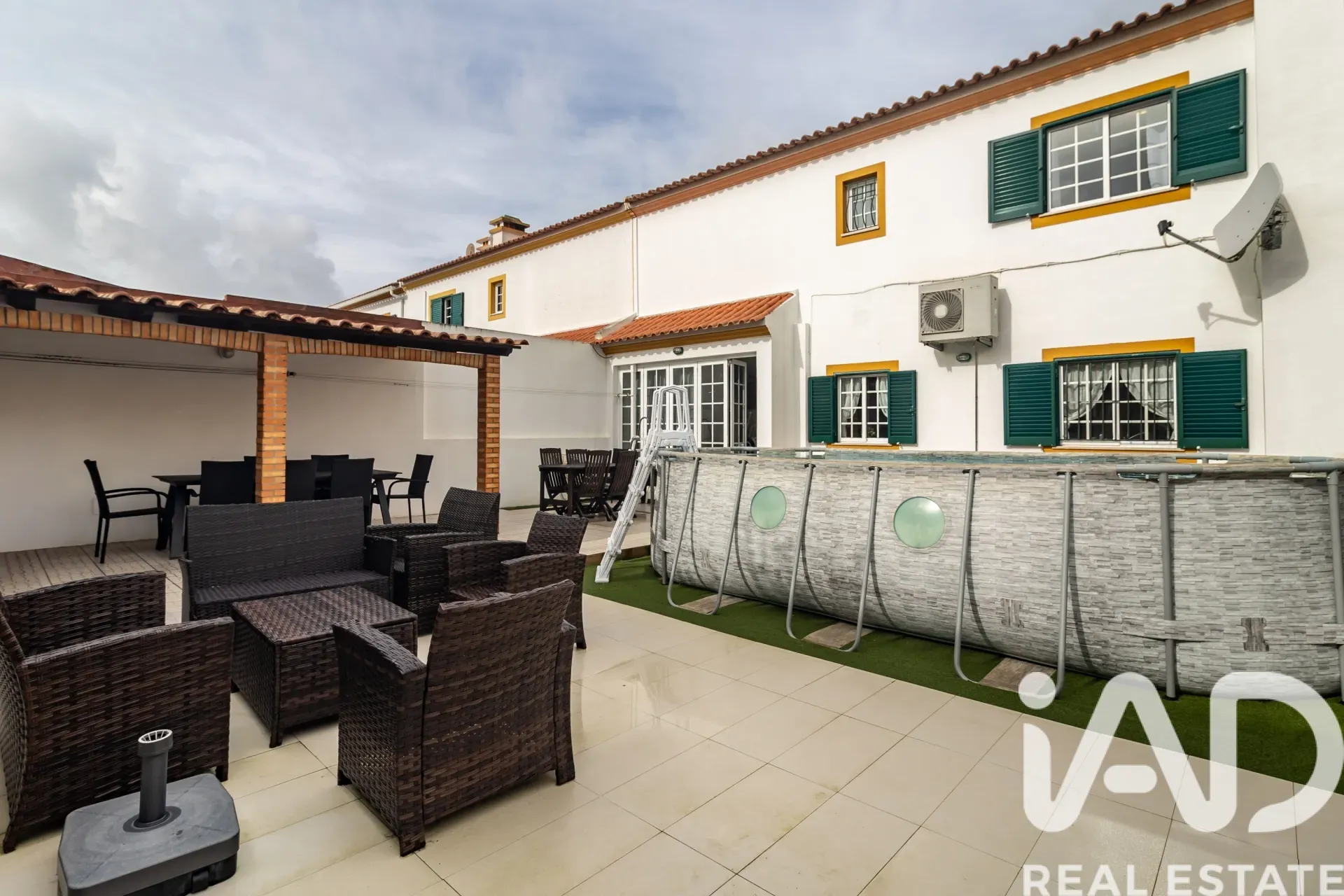 Contemporary 3-Bedroom House with Garden in Scenic Azeitão, Portugal - View image 16 of 40