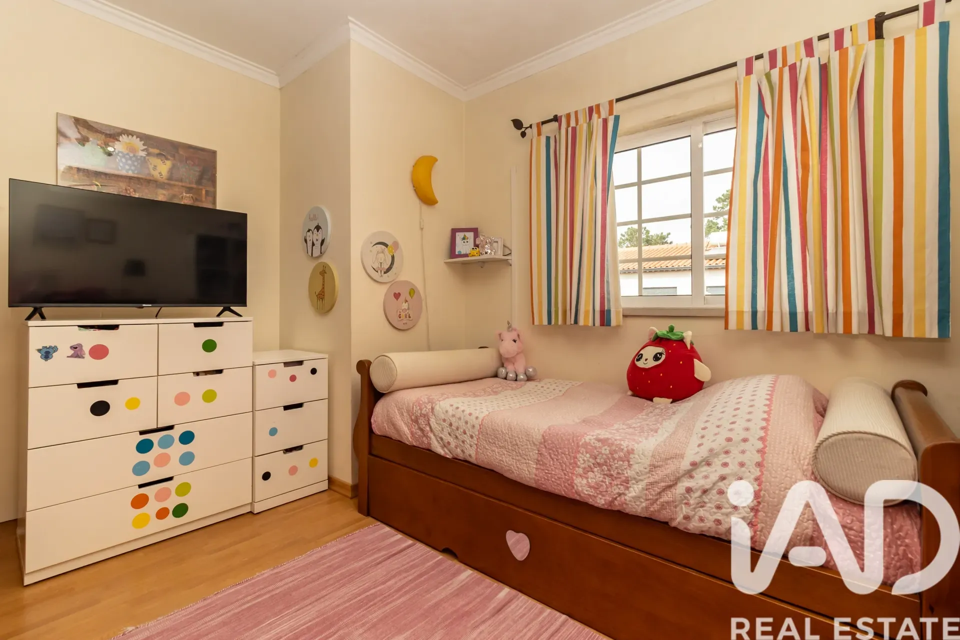 Contemporary 3-Bedroom House with Garden in Scenic Azeitão, Portugal - View image 37 of 40