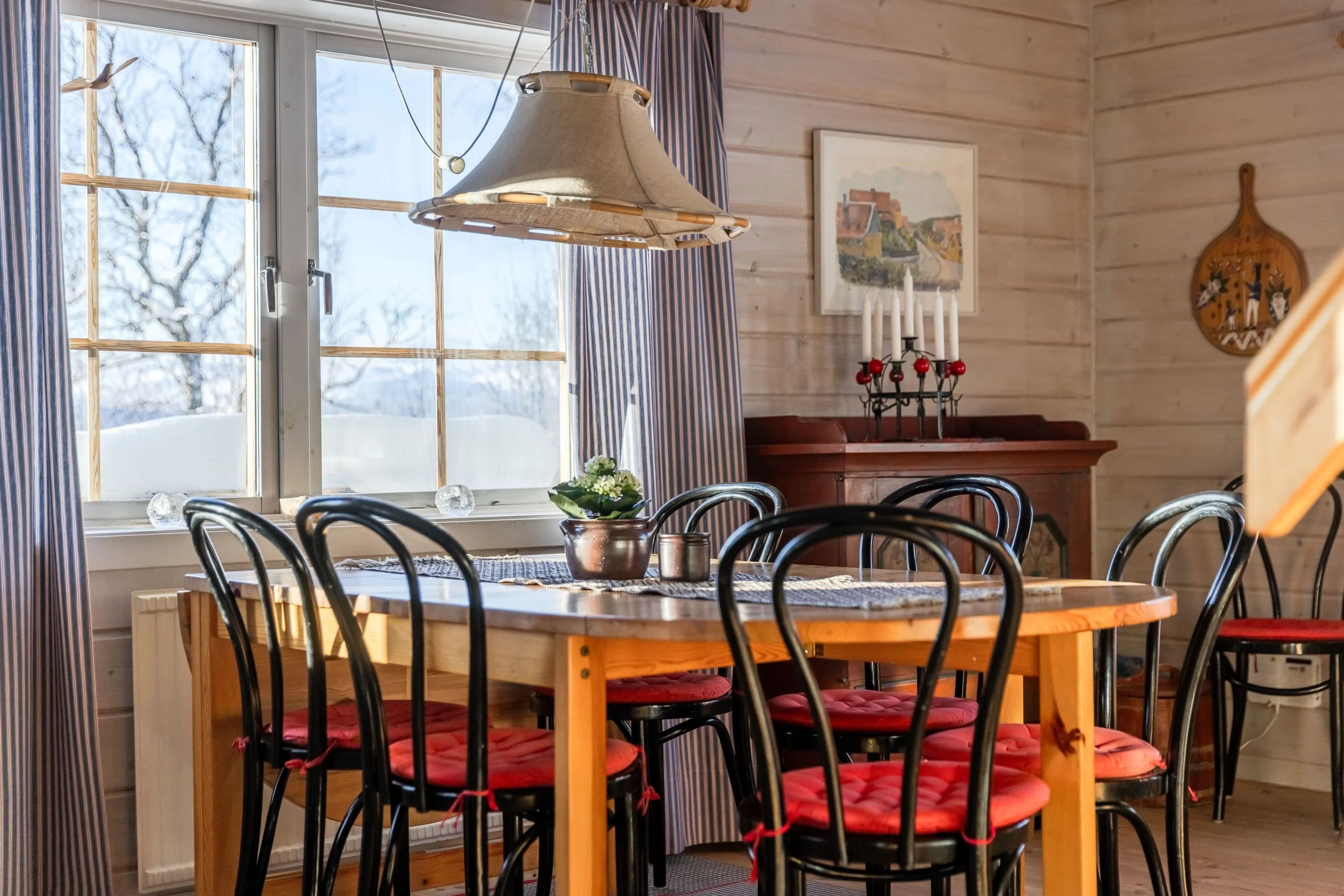 3-Bedroom Country Retreat in Tänndalen with Scenic Mountain Backdrop - View image 9 of 30