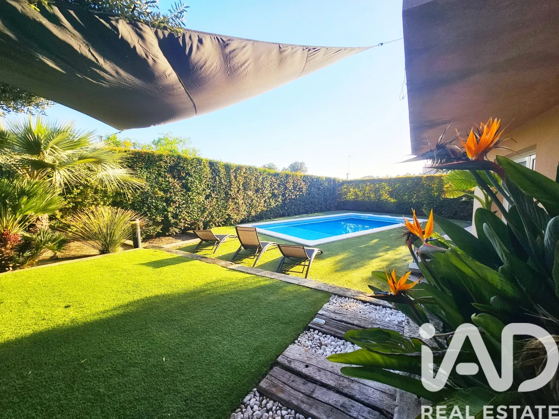 Contemporary 4-Bedroom House with Sea Views and Pool in Tarragona - Image 2