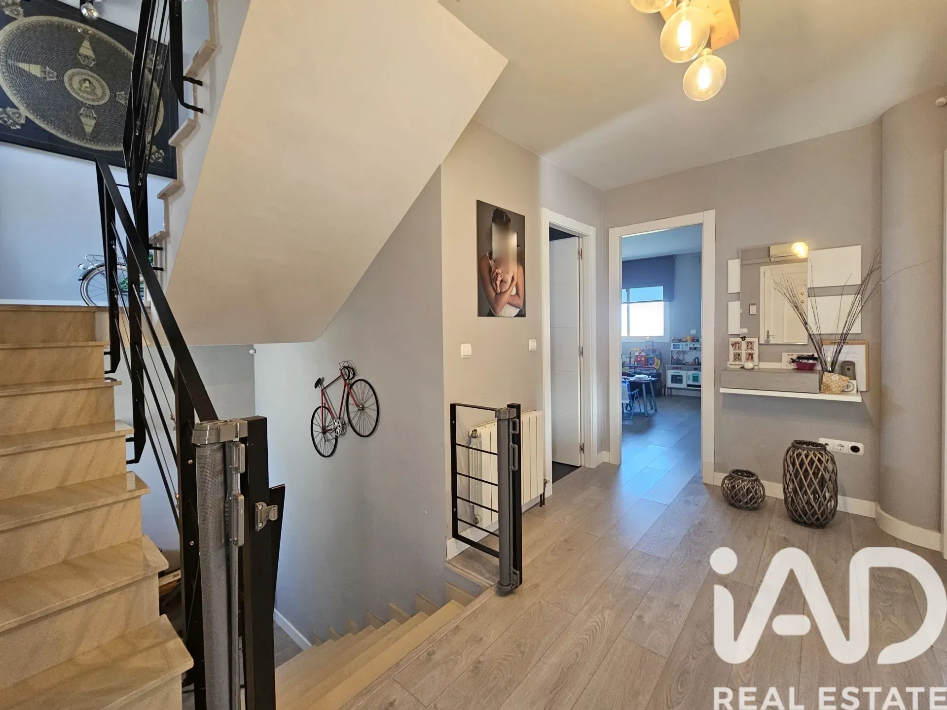 Contemporary 4-Bedroom House with Sea Views and Pool in Tarragona - Image 4