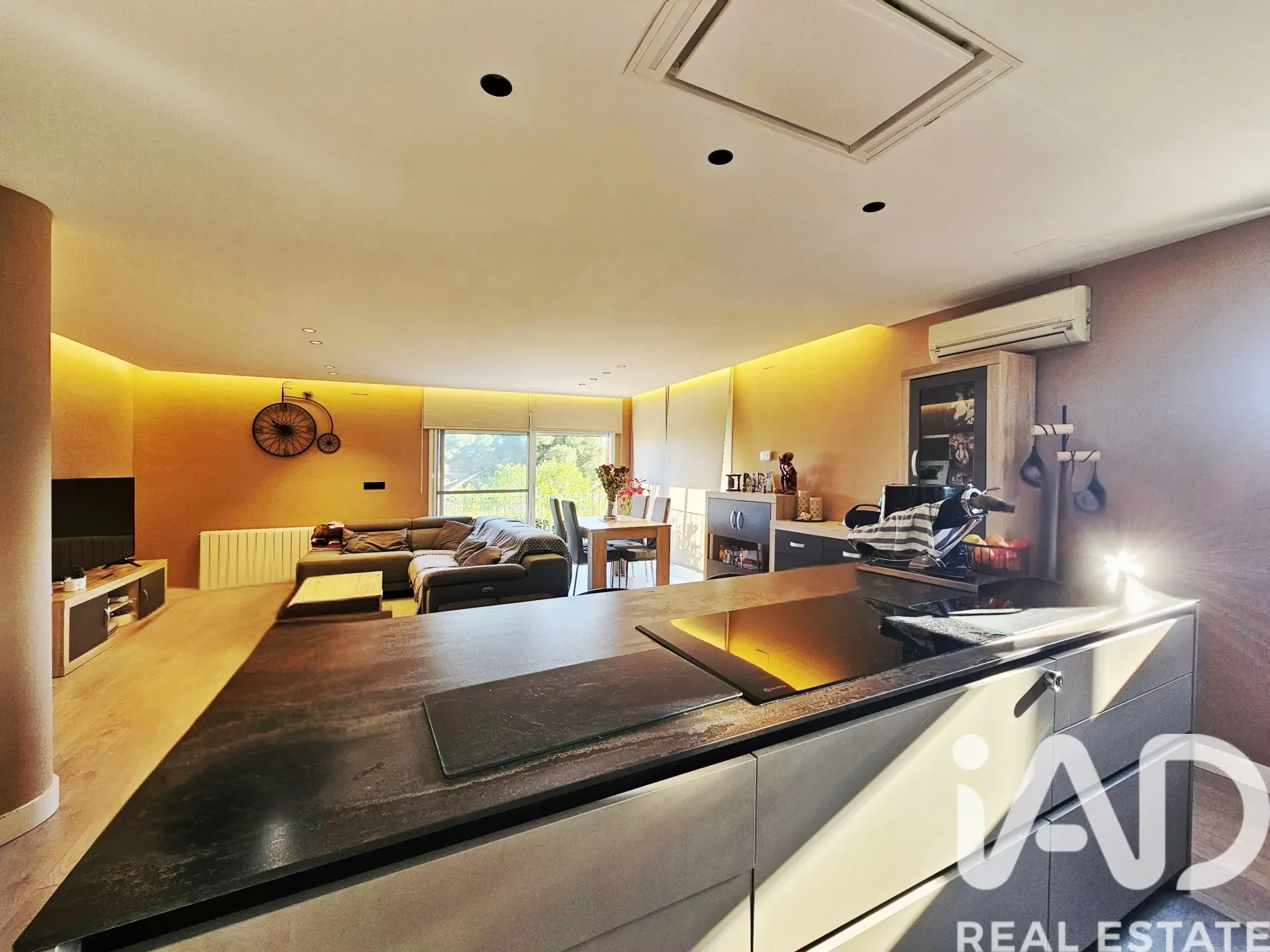 Contemporary 4-Bedroom House with Sea Views and Pool in Tarragona - View image 7 of 39