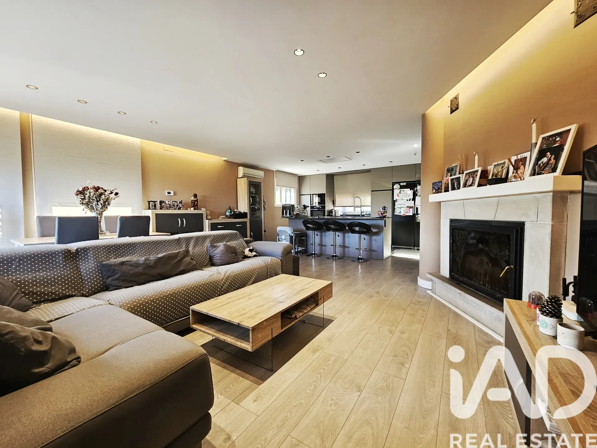 Contemporary 4-Bedroom House with Sea Views and Pool in Tarragona - View image 12 of 39