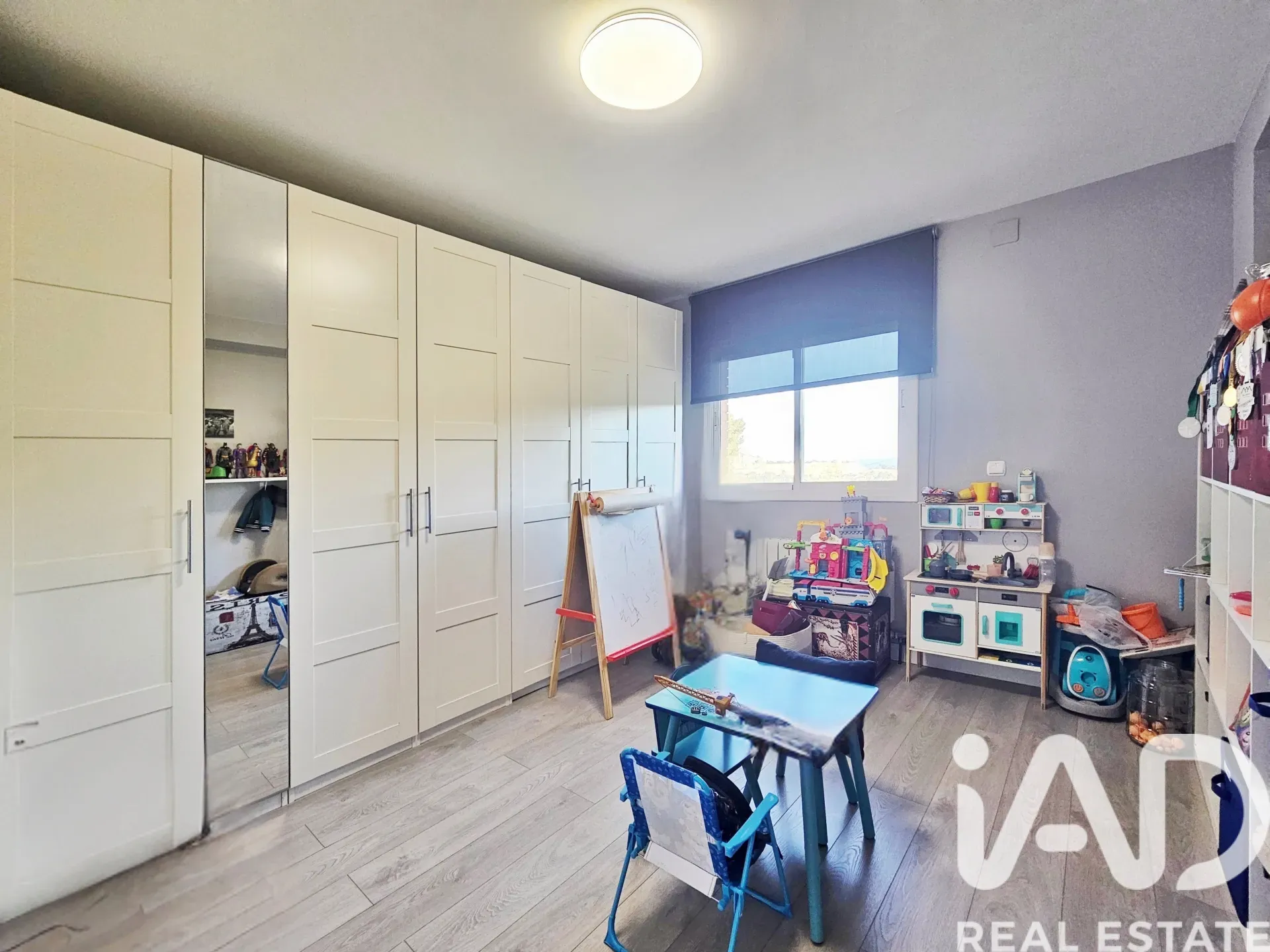 Contemporary 4-Bedroom House with Sea Views and Pool in Tarragona - View image 17 of 39