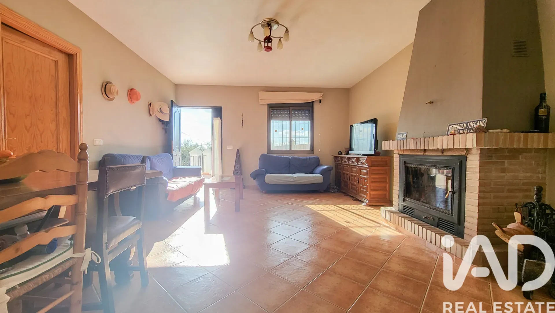 Spacious 3-Bedroom House with Expansive Garden in Scenic Antequera - View image 6 of 34