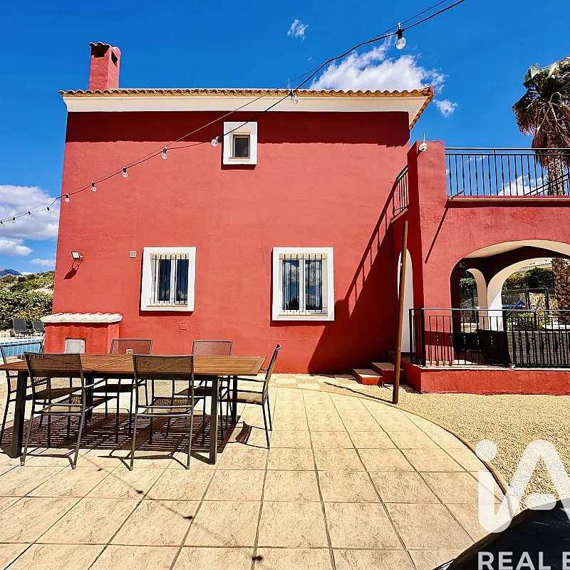 Contemporary 4-Bedroom House with Pool in Sunny Mutxamel, Spain