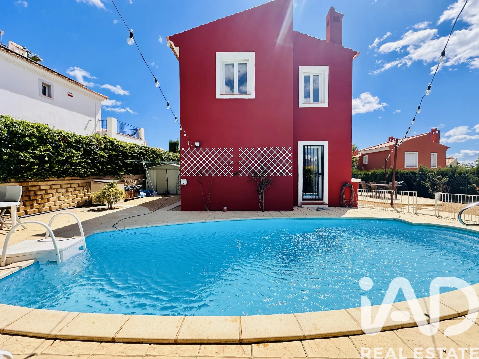 Contemporary 4-Bedroom House with Pool in Sunny Mutxamel, Spain - Image 2