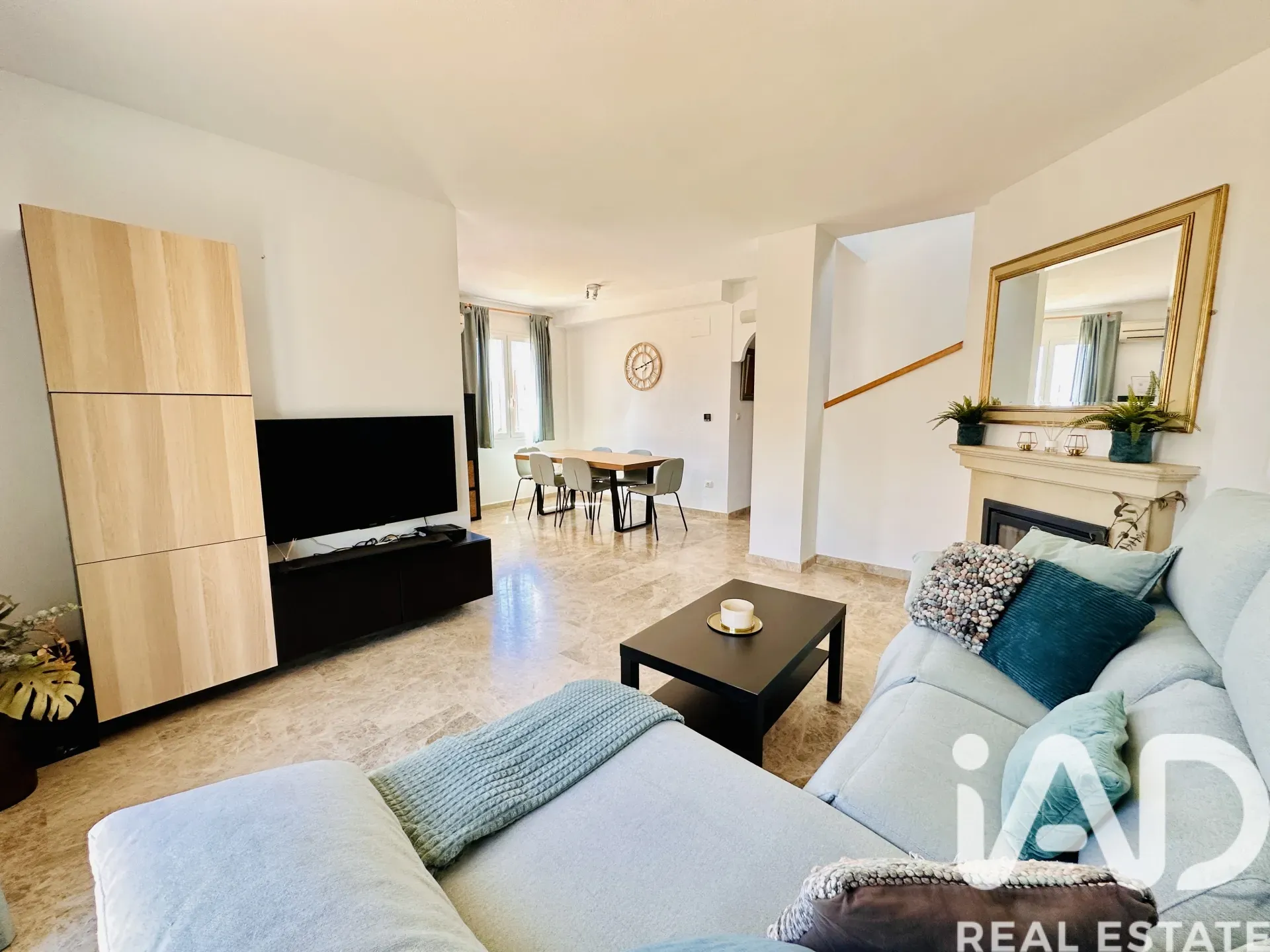 Contemporary 4-Bedroom House with Pool in Sunny Mutxamel, Spain - Image 5