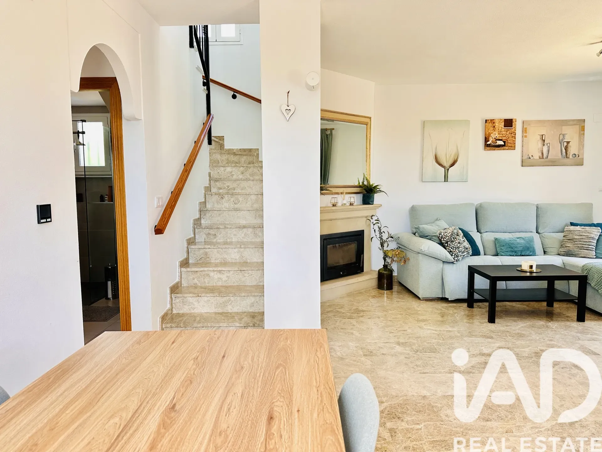 Contemporary 4-Bedroom House with Pool in Sunny Mutxamel, Spain - View image 7 of 31