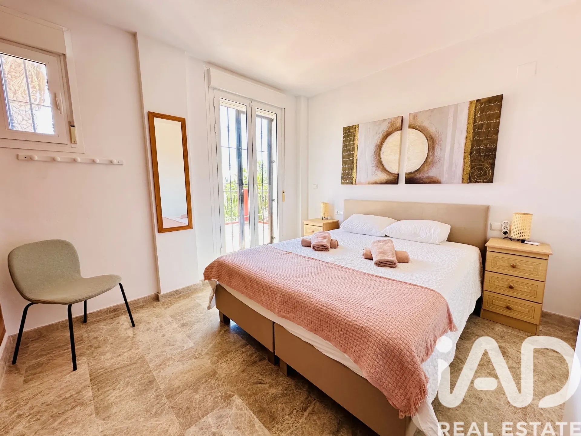 Contemporary 4-Bedroom House with Pool in Sunny Mutxamel, Spain - View image 14 of 31