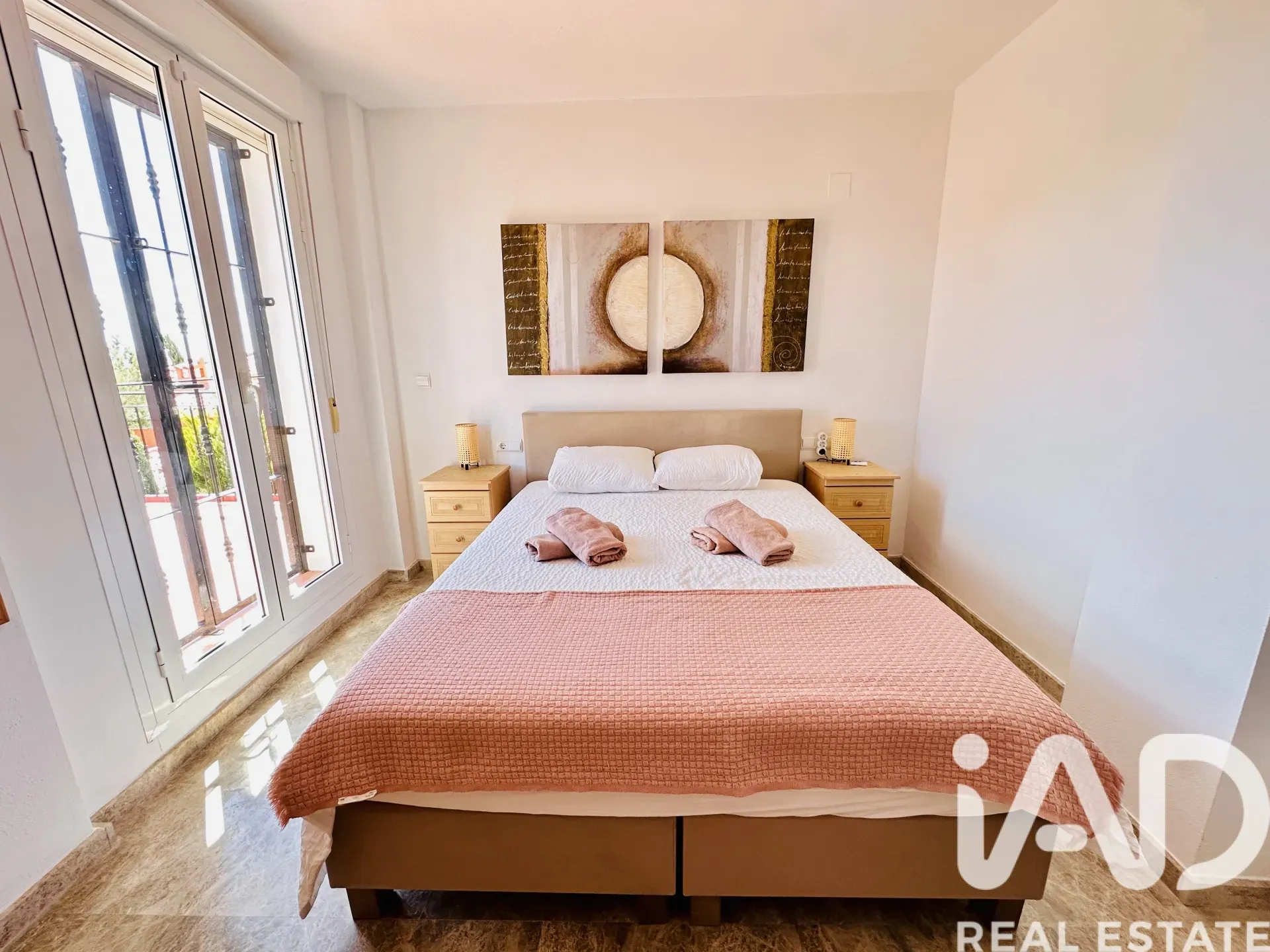 Contemporary 4-Bedroom House with Pool in Sunny Mutxamel, Spain - View image 16 of 31