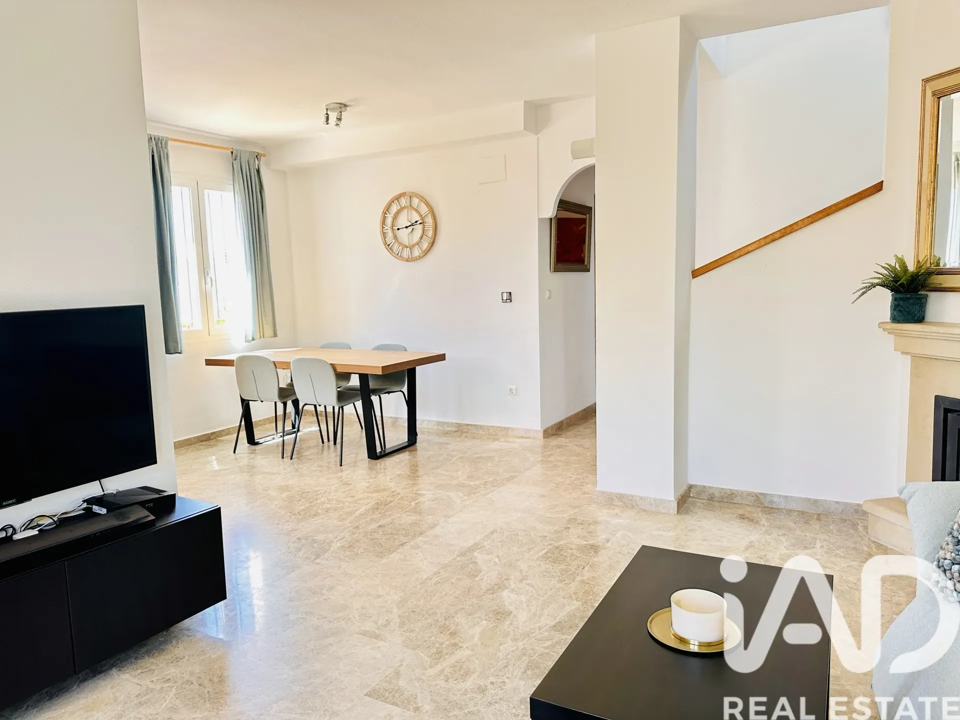 Contemporary 4-Bedroom House with Pool in Sunny Mutxamel, Spain - View image 28 of 31