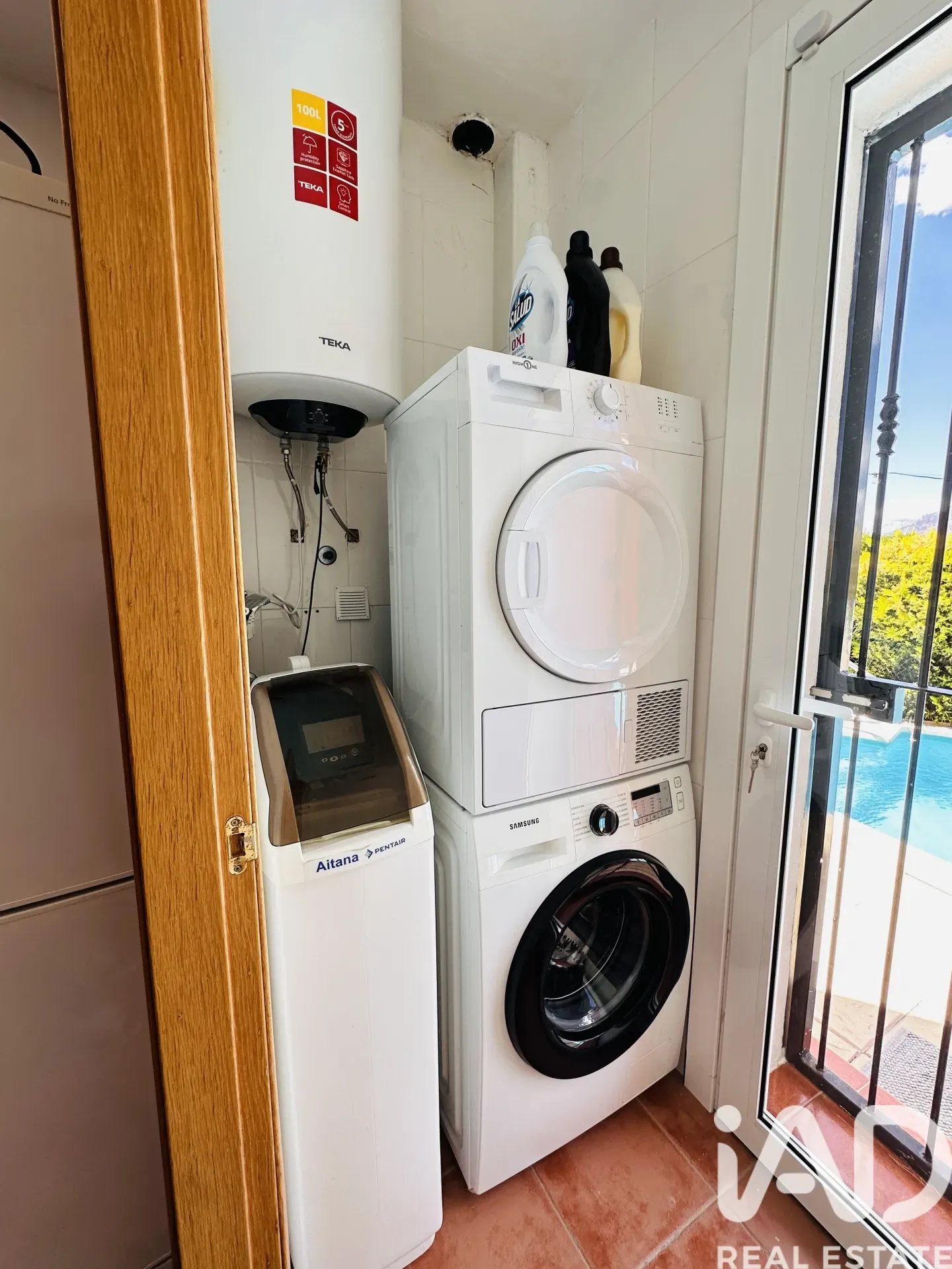 Contemporary 4-Bedroom House with Pool in Sunny Mutxamel, Spain - View image 31 of 31