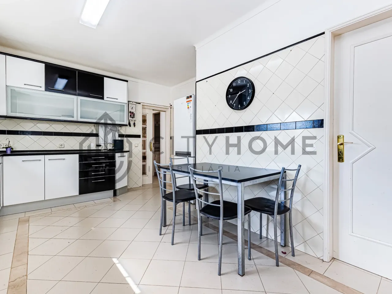 Contemporary 3-Bedroom House with Garden and Balcony in Tunes, Algarve - View image 9 of 25