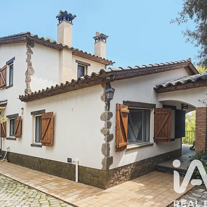 4-Bedroom Family Home with Garden and Pool in Arbúcies, Spain