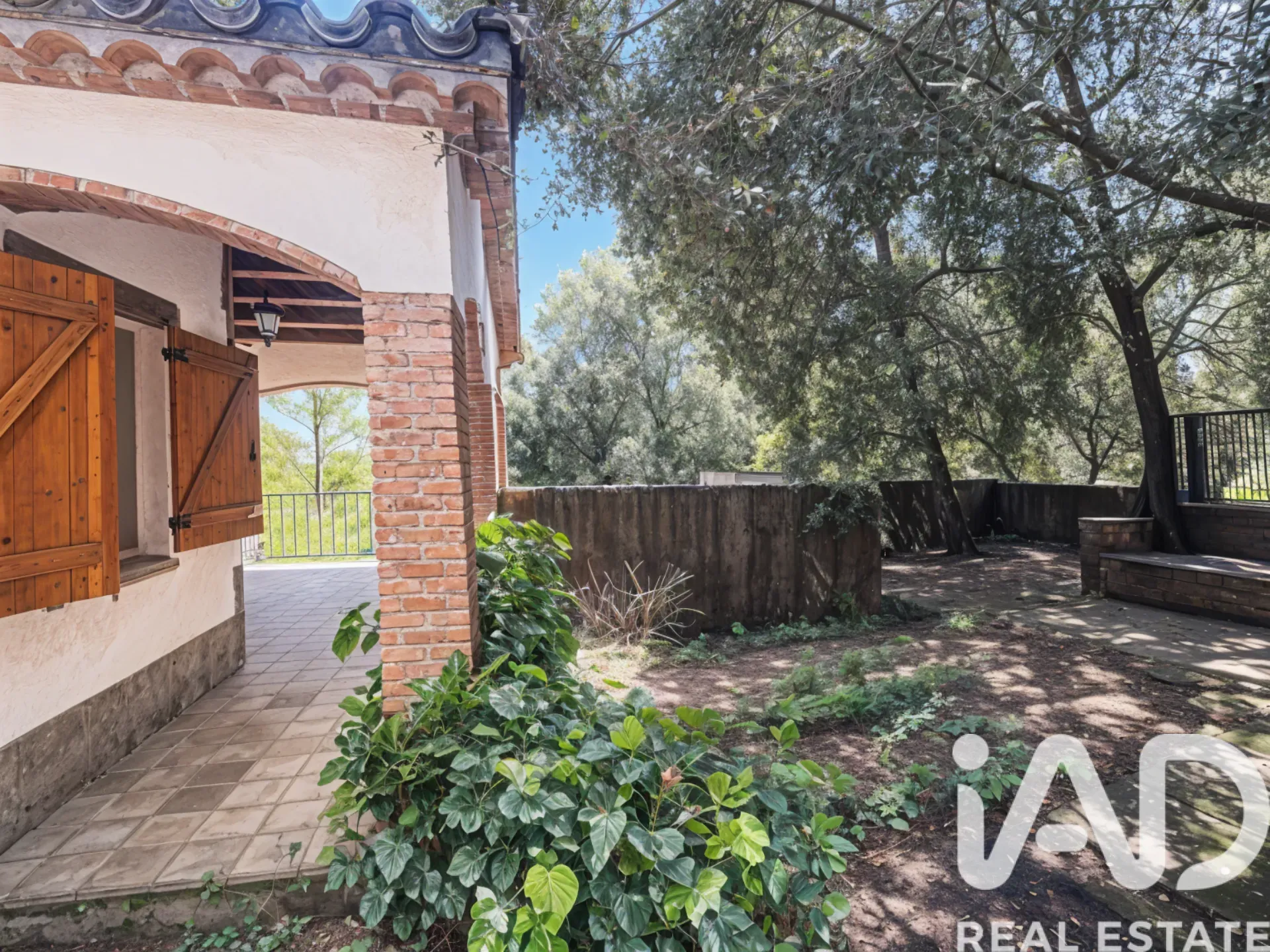 4-Bedroom Family Home with Garden and Pool in Arbúcies, Spain - Image 3