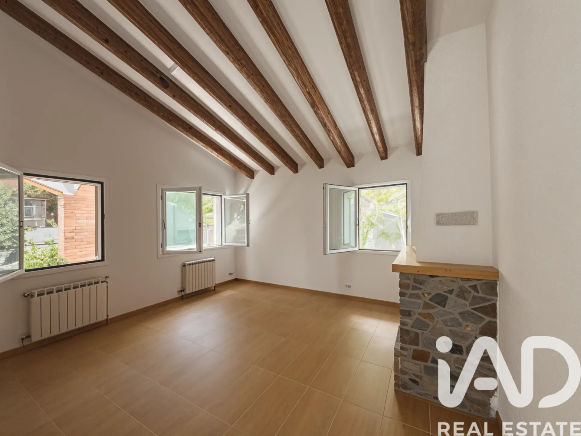 4-Bedroom Family Home with Garden and Pool in Arbúcies, Spain - View image 8 of 40