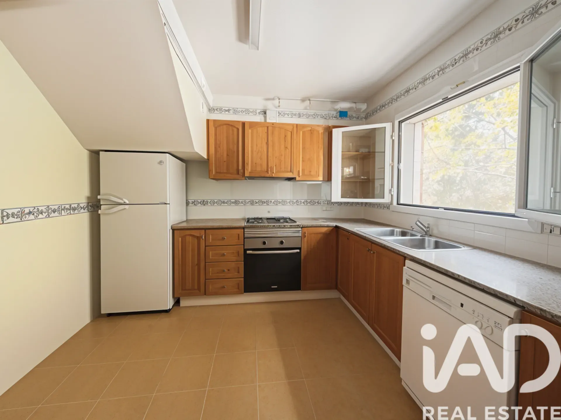 4-Bedroom Family Home with Garden and Pool in Arbúcies, Spain - View image 15 of 40