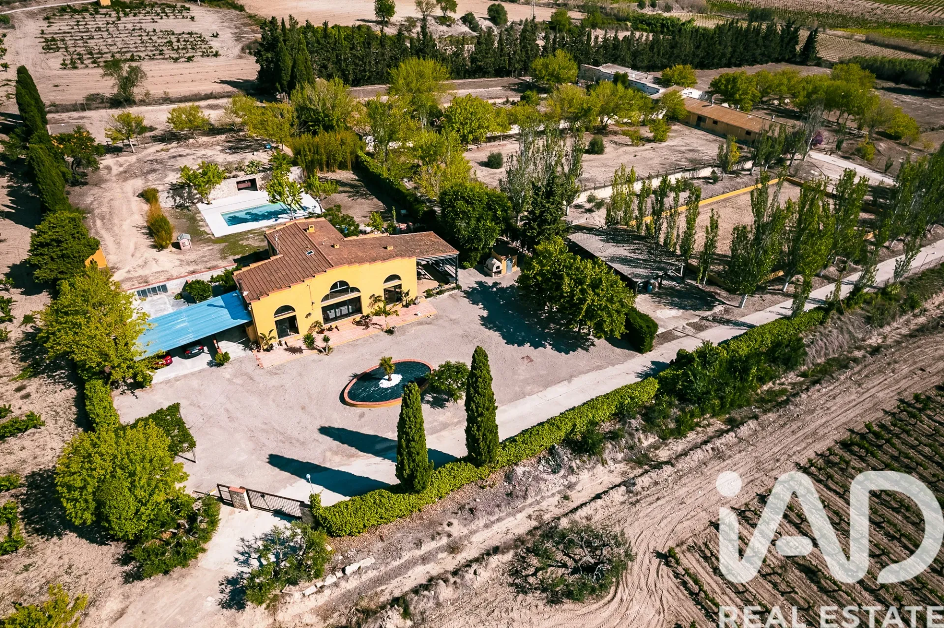 Spacious 1970s Home with Expansive Grounds and Pool in Castellví de la Marca - Image 1