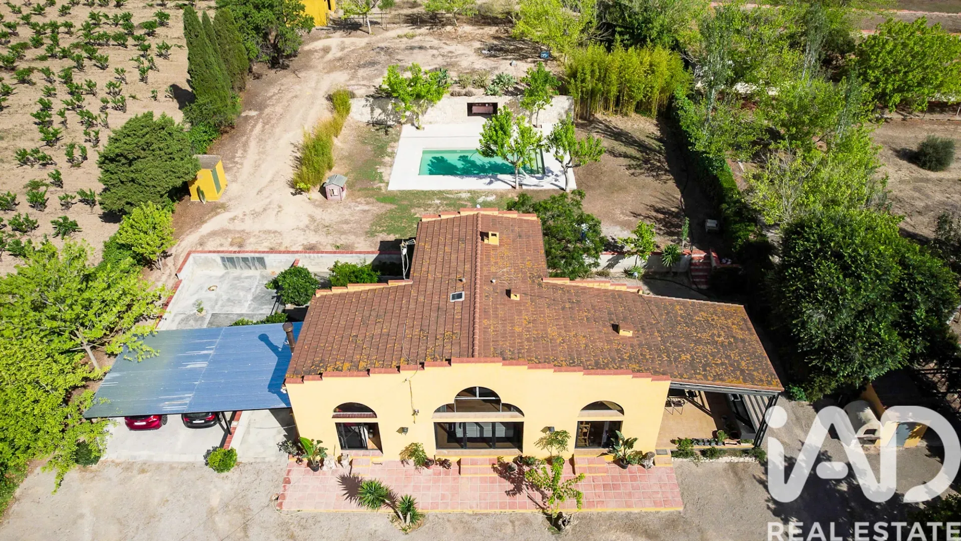 Spacious 1970s Home with Expansive Grounds and Pool in Castellví de la Marca - Image 2