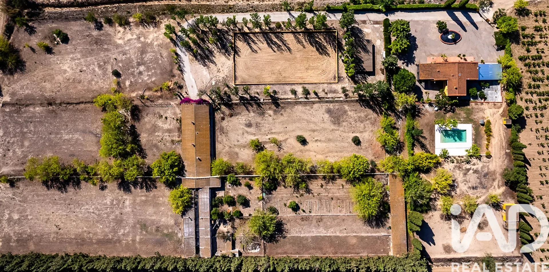 Spacious 1970s Home with Expansive Grounds and Pool in Castellví de la Marca - Image 5