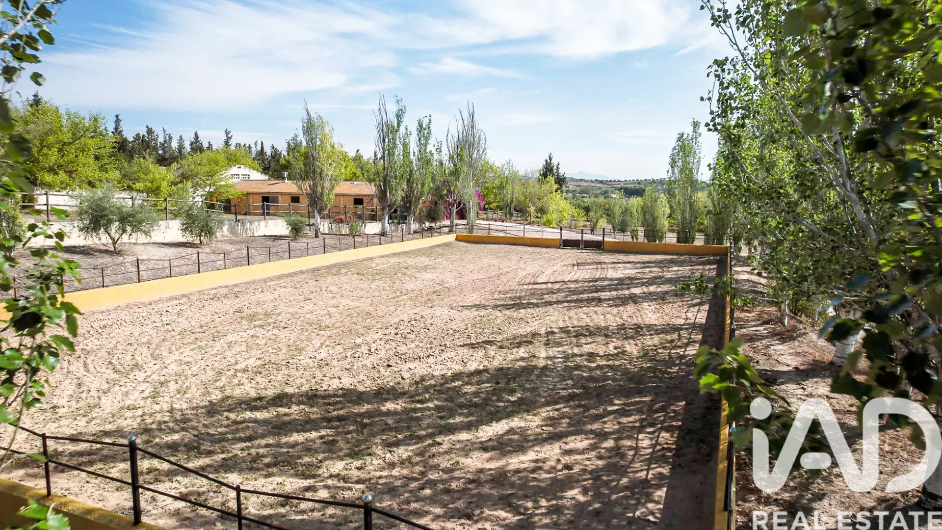 Spacious 1970s Home with Expansive Grounds and Pool in Castellví de la Marca - View image 6 of 39
