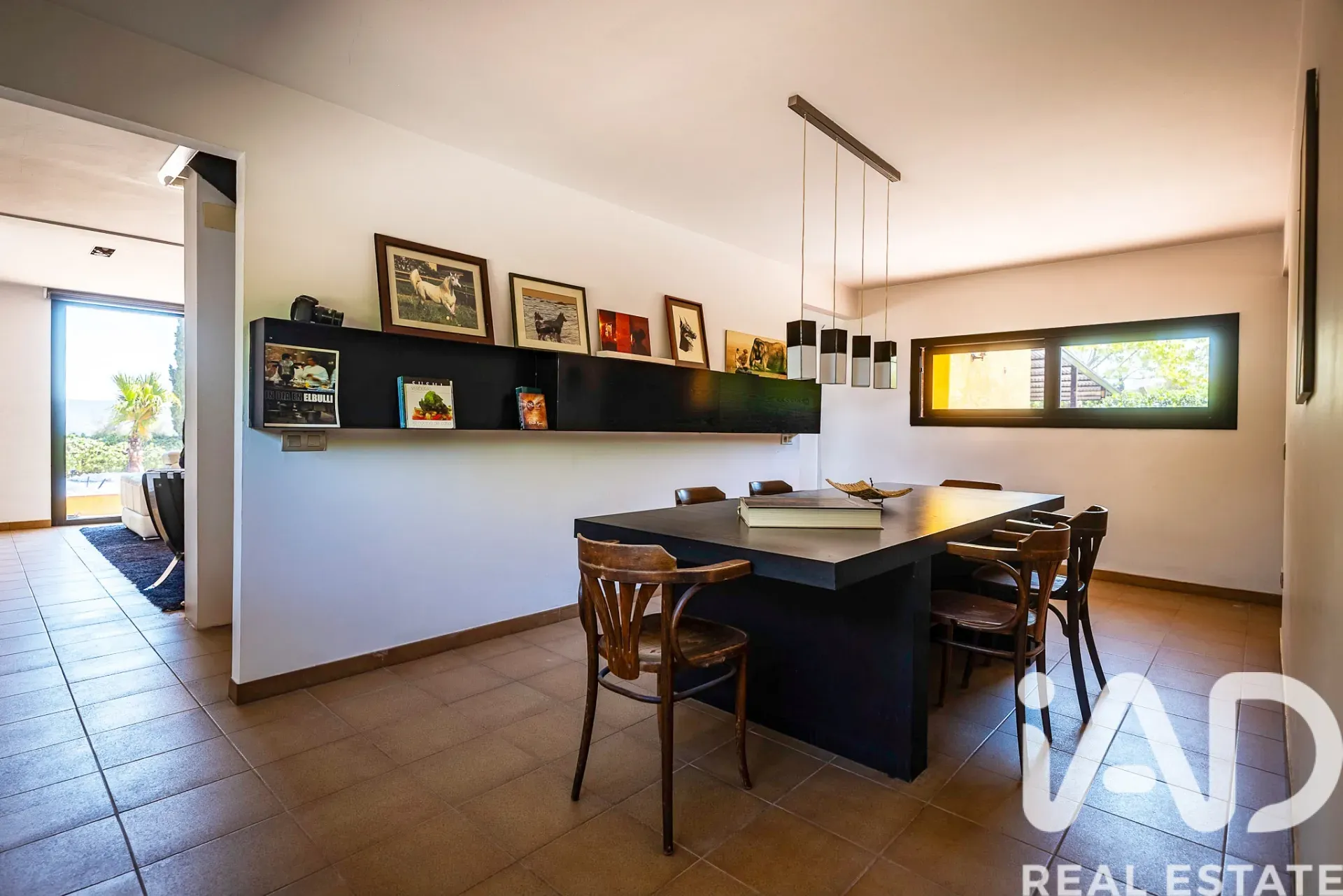 Spacious 1970s Home with Expansive Grounds and Pool in Castellví de la Marca - View image 14 of 39