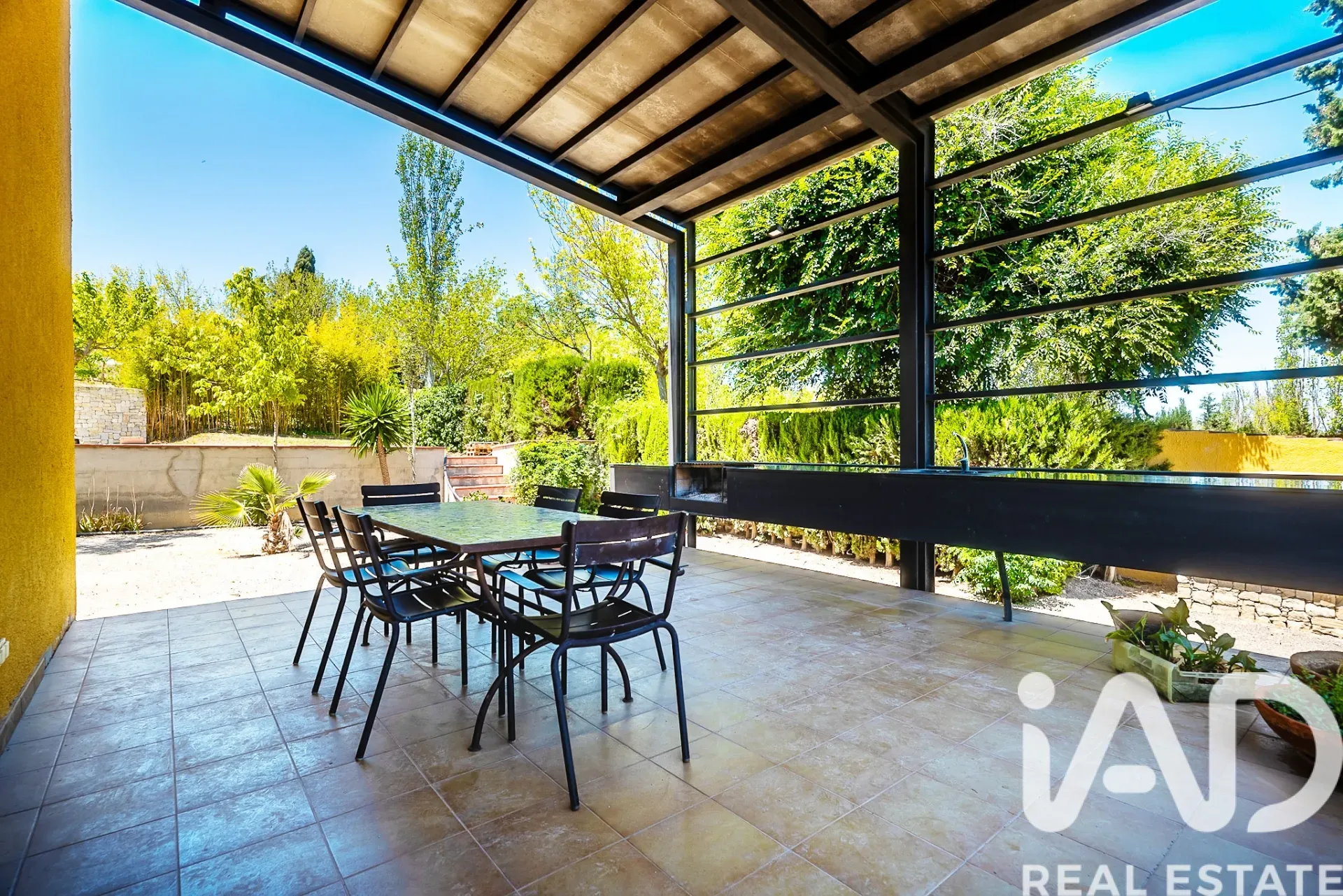 Spacious 1970s Home with Expansive Grounds and Pool in Castellví de la Marca - View image 19 of 39