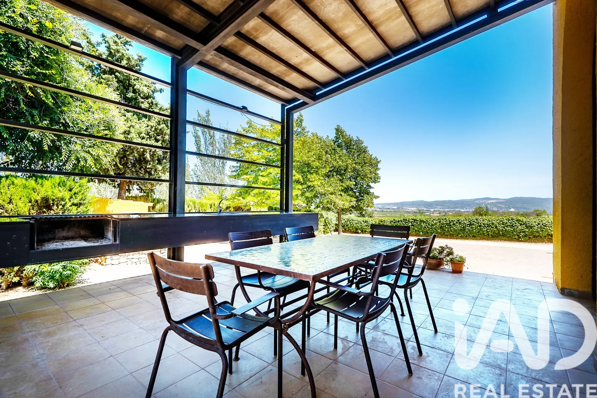 Spacious 1970s Home with Expansive Grounds and Pool in Castellví de la Marca - View image 20 of 39