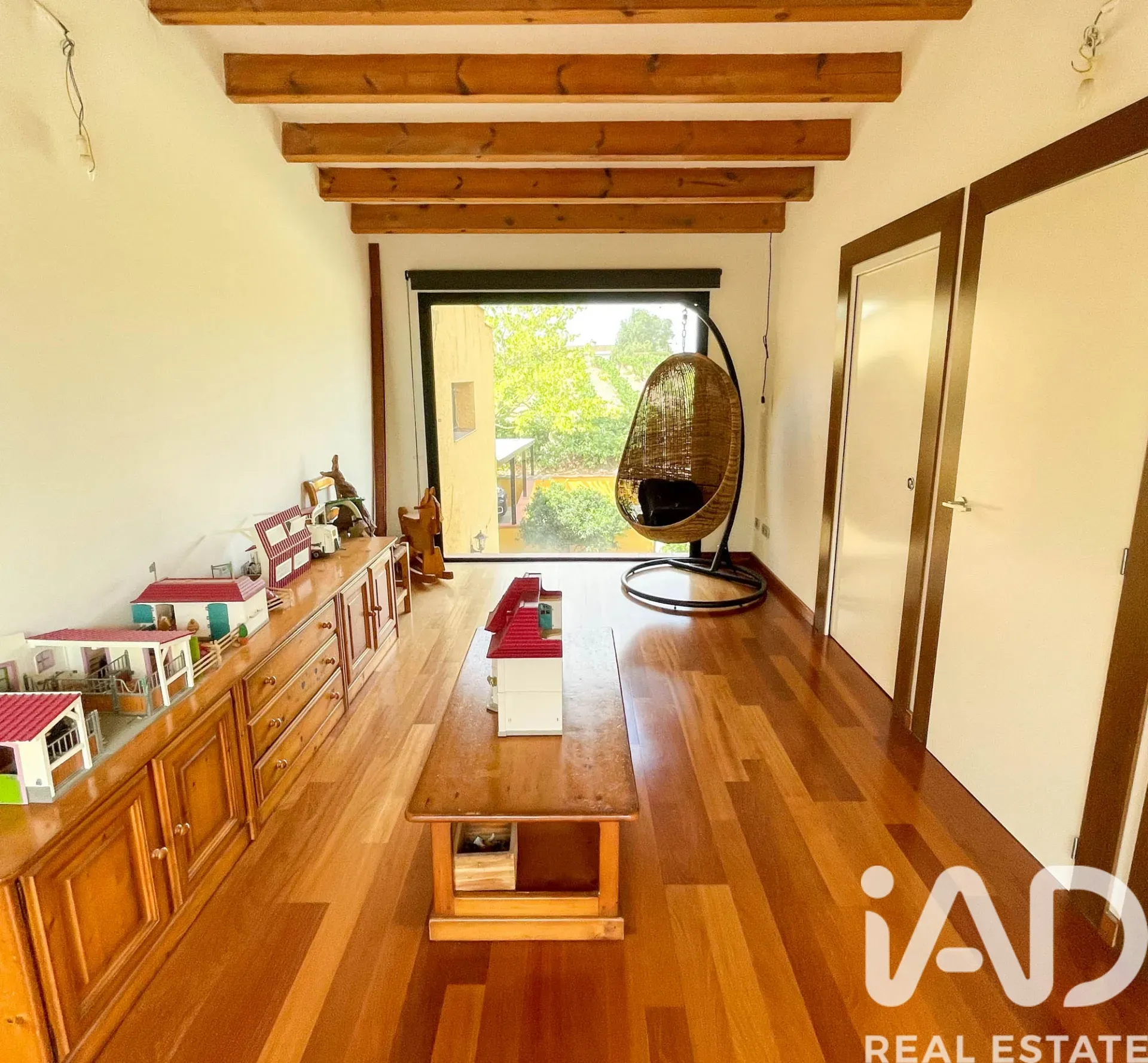 Spacious 1970s Home with Expansive Grounds and Pool in Castellví de la Marca - View image 21 of 39