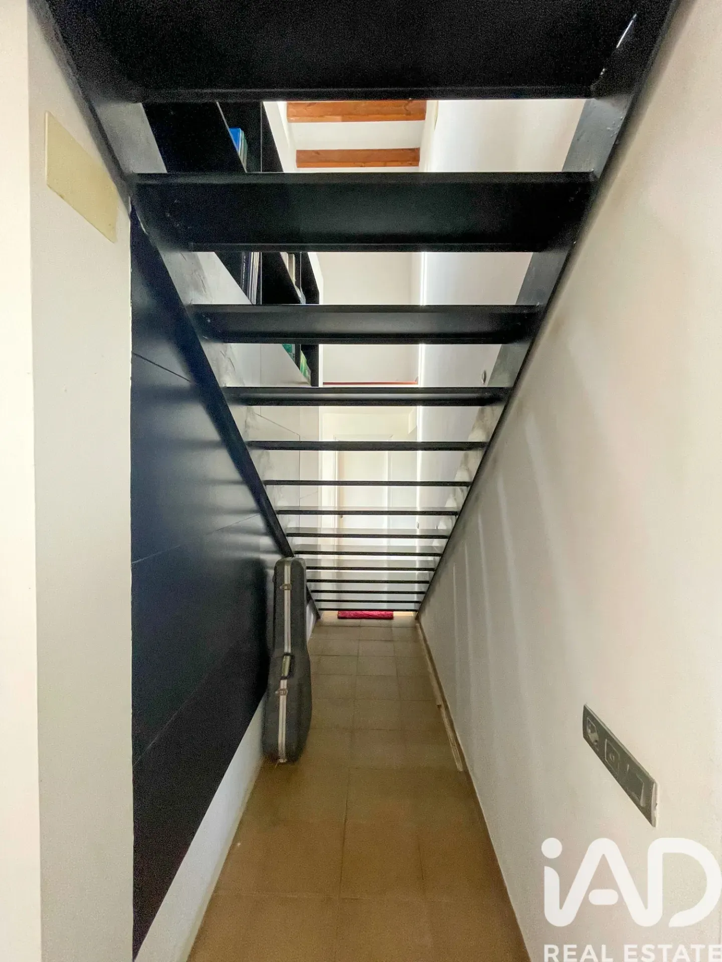 Spacious 1970s Home with Expansive Grounds and Pool in Castellví de la Marca - View image 38 of 39