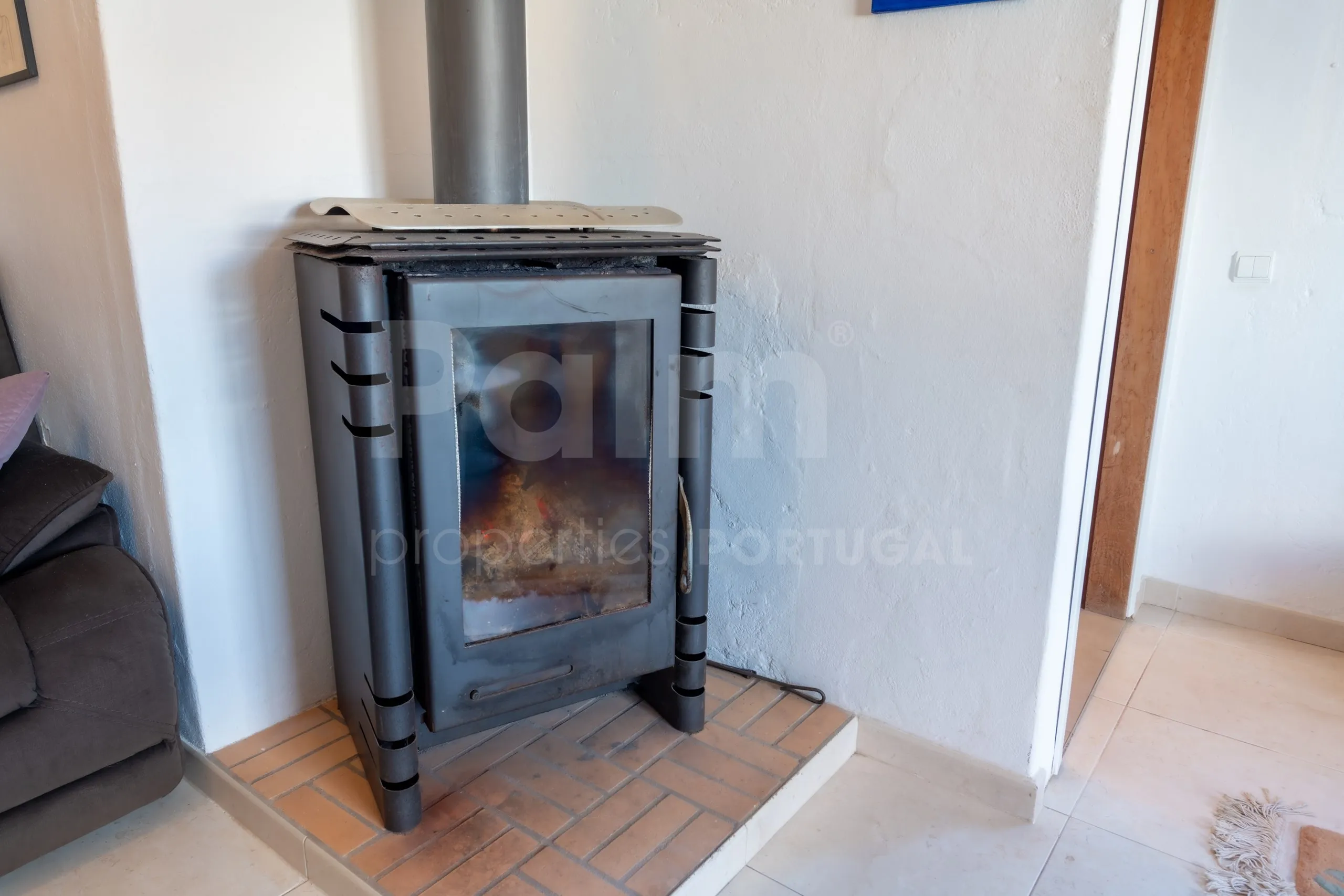 Lagoa Villa with Pool and Garden: Spacious 6-Bedroom Coastal Retreat - View image 28 of 70