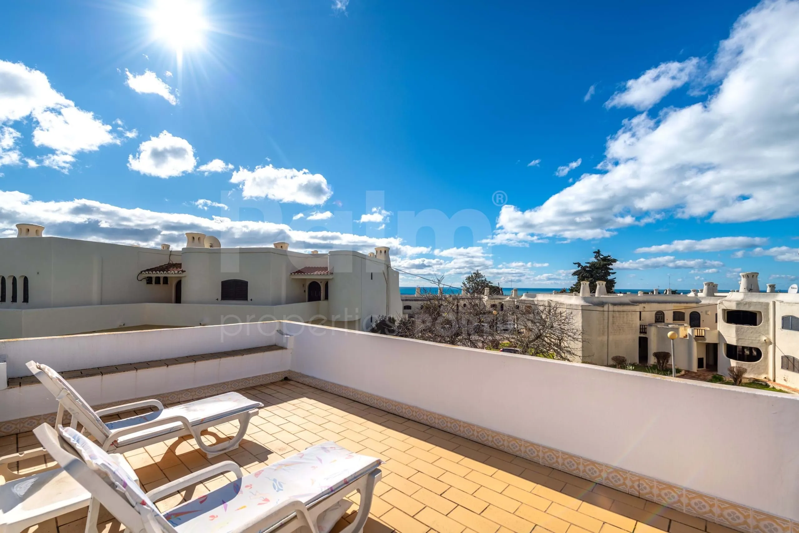 Lagoa Villa with Pool and Garden: Spacious 6-Bedroom Coastal Retreat - View image 37 of 70