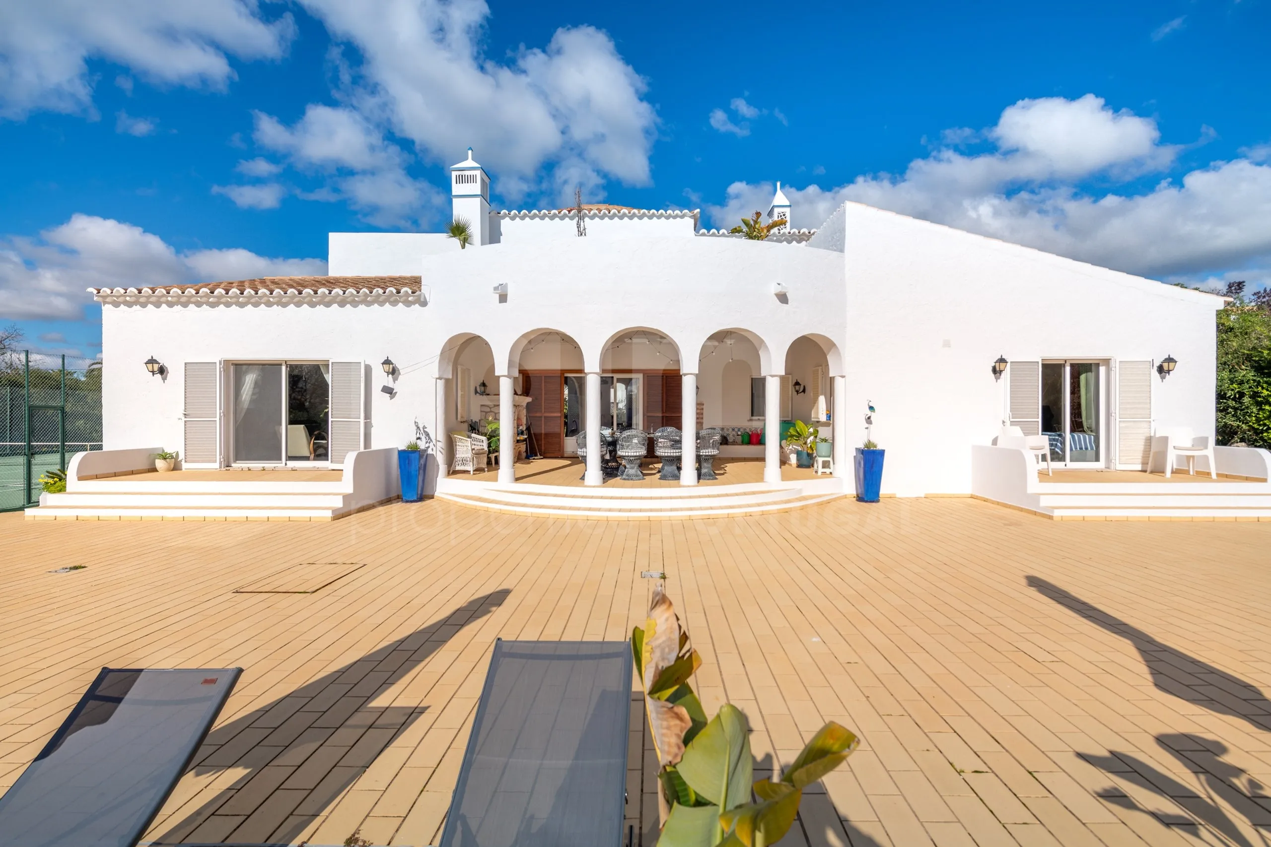 Lagoa Villa with Pool and Garden: Spacious 6-Bedroom Coastal Retreat - View image 50 of 70