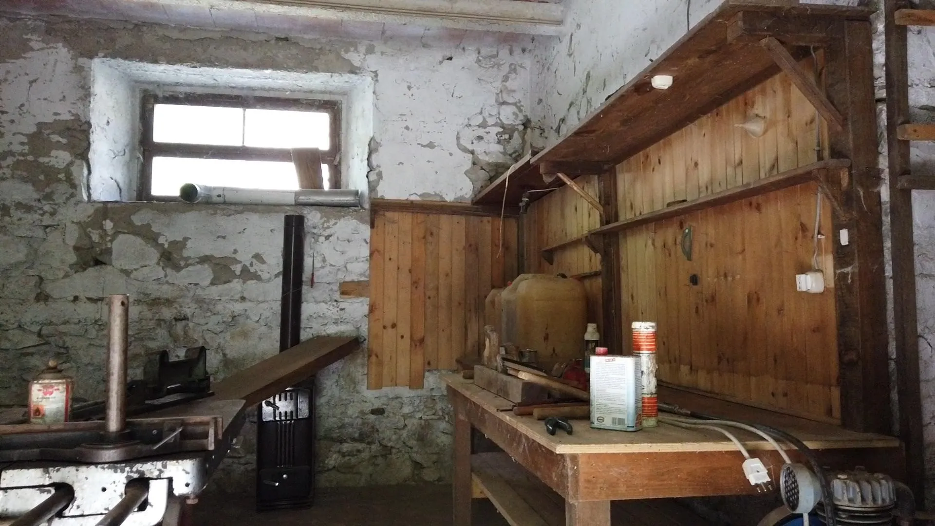 Affordable Two-Bedroom House with Garden in Historic Castiglione di Garfagnana - View image 13 of 18