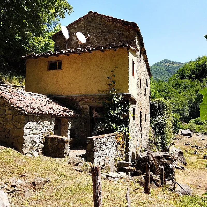 Historisk stenmølle med fem soveværelser og pool i Garfagnana, Toscana