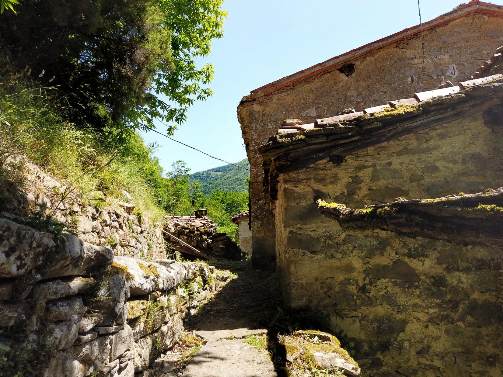 Historic Five-Bedroom Stone Mill with Pool in Garfagnana, Tuscany - View image 18 of 62