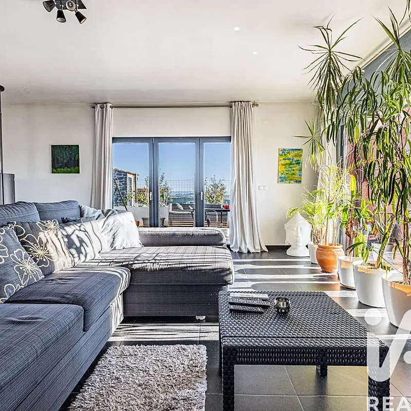 Contemporary 2-Bedroom House with Expansive Garden in Lourinhã, Portugal