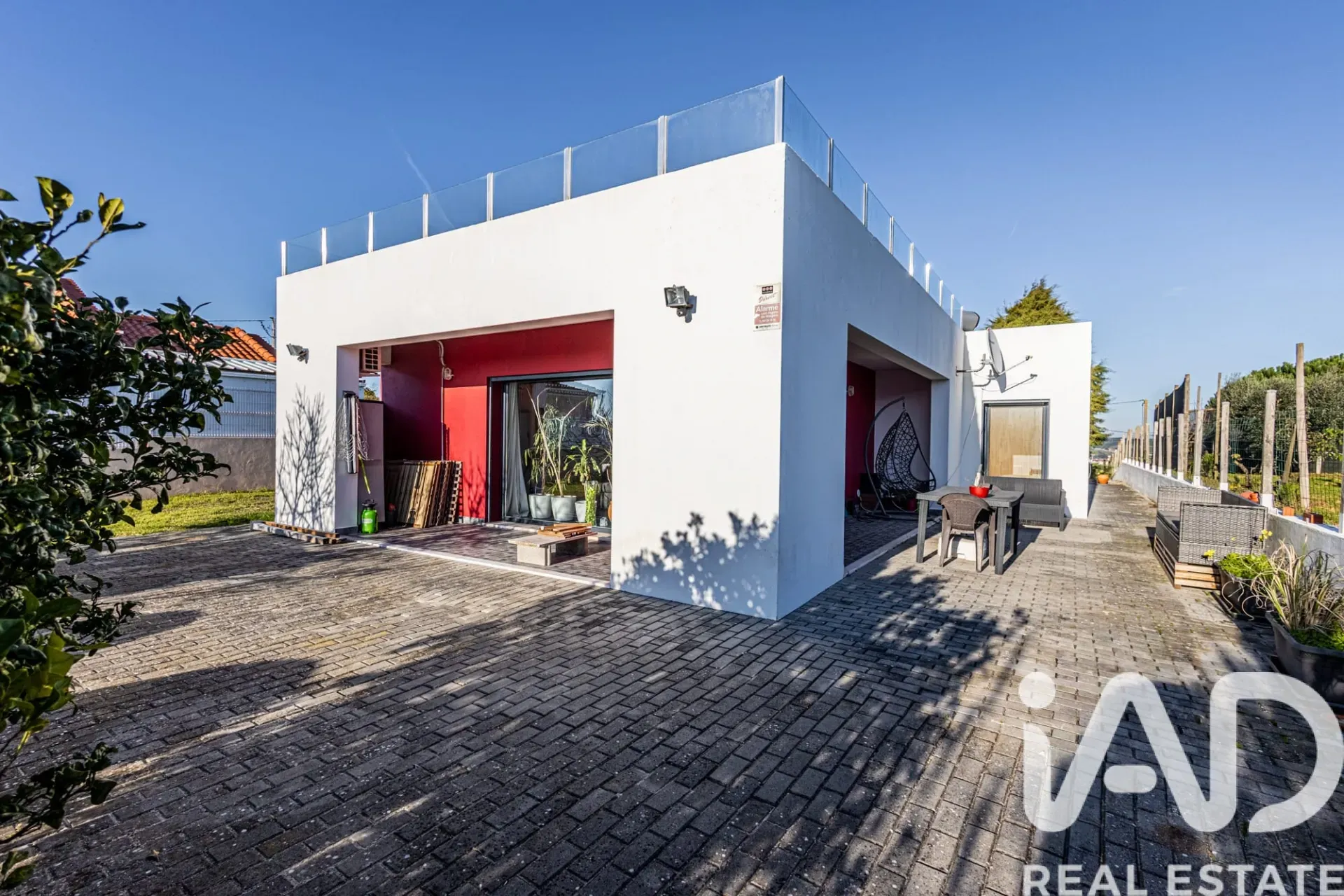 Contemporary 2-Bedroom House with Expansive Garden in Lourinhã, Portugal - View image 19 of 32
