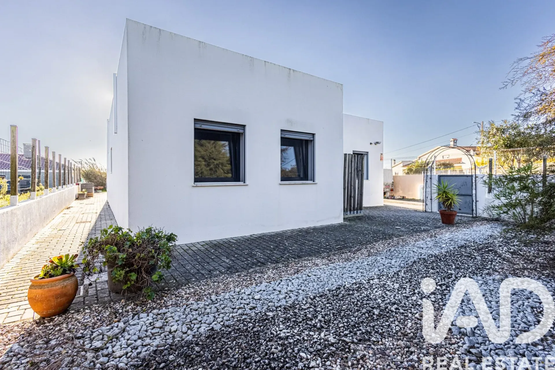 Contemporary 2-Bedroom House with Expansive Garden in Lourinhã, Portugal - View image 20 of 32