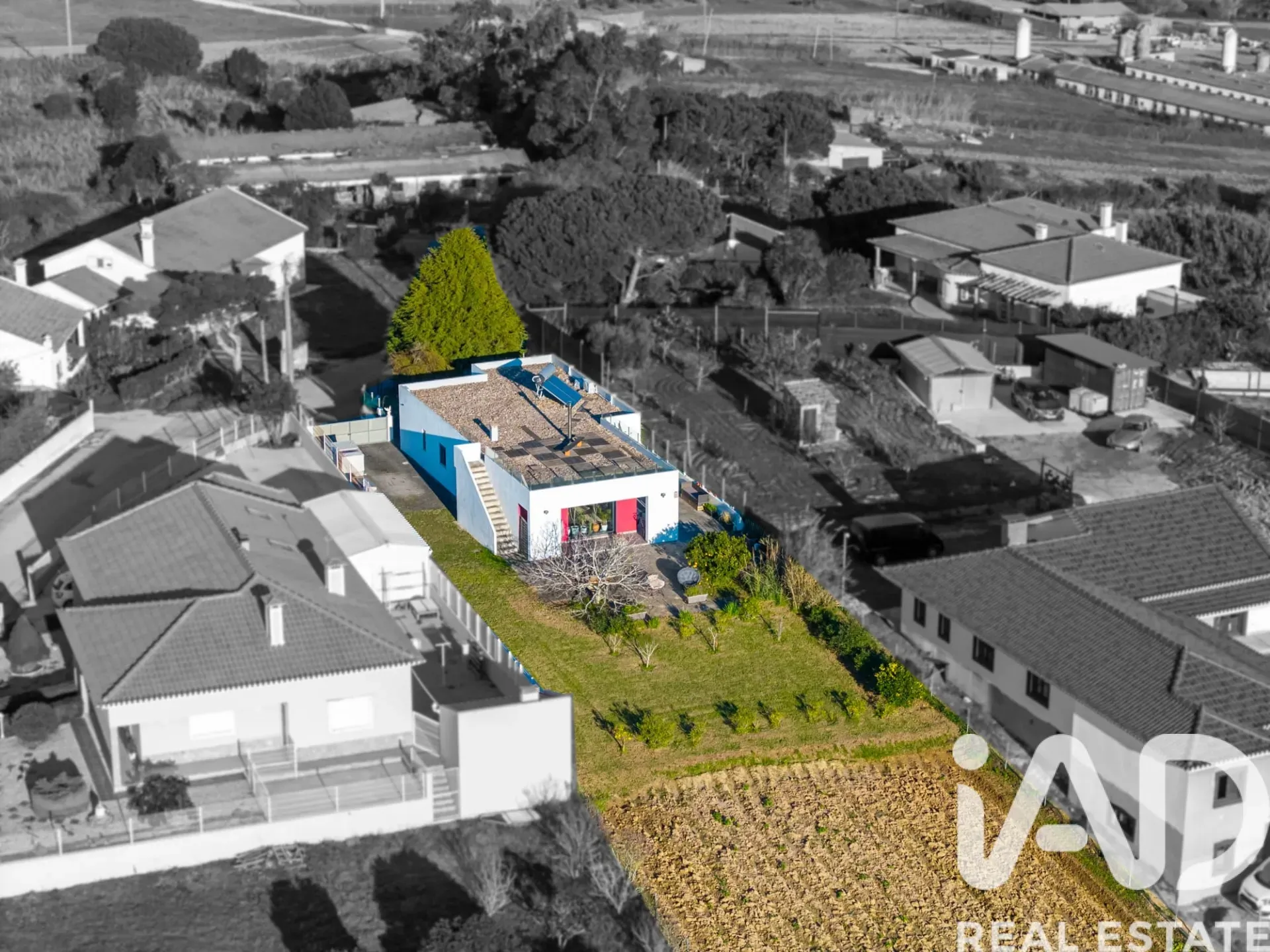 Contemporary 2-Bedroom House with Expansive Garden in Lourinhã, Portugal - View image 26 of 32