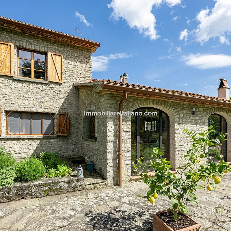 5-Bedroom Farmhouse with Pool and Tennis Court in Umbria's Scenic Hills