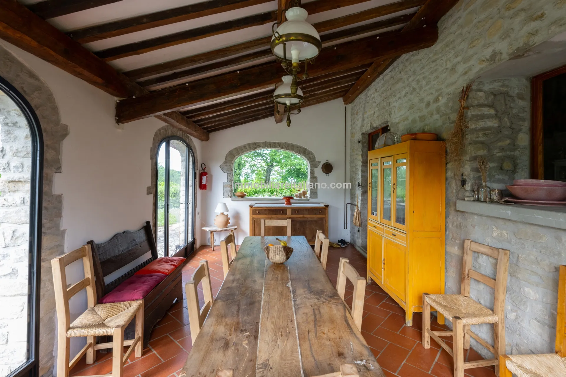 5-Bedroom Farmhouse with Pool and Tennis Court in Umbria's Scenic Hills - View image 27 of 61