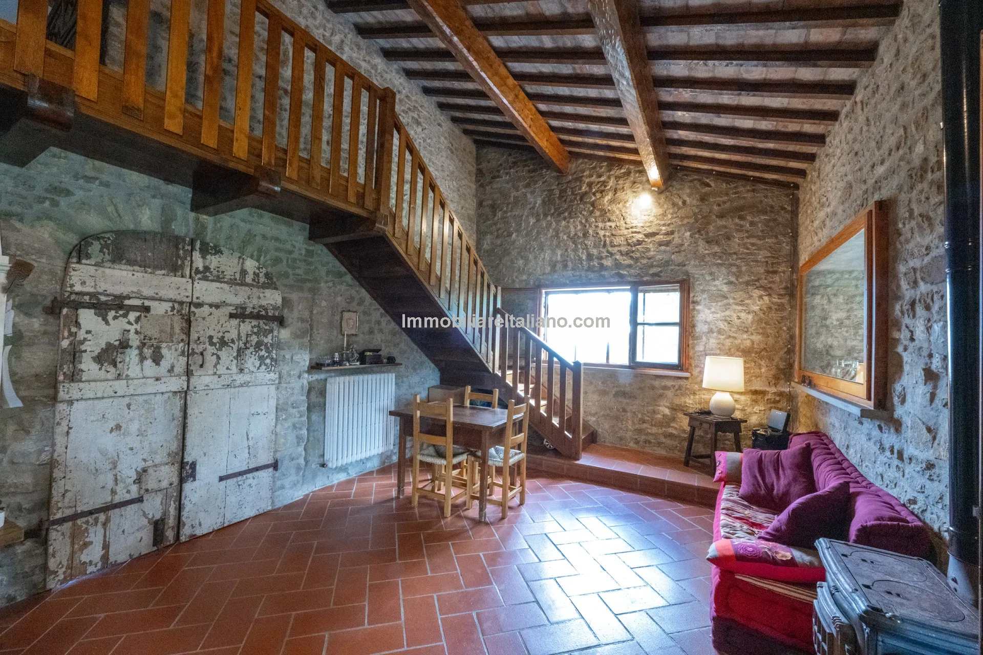 5-Bedroom Farmhouse with Pool and Tennis Court in Umbria's Scenic Hills - View image 36 of 61