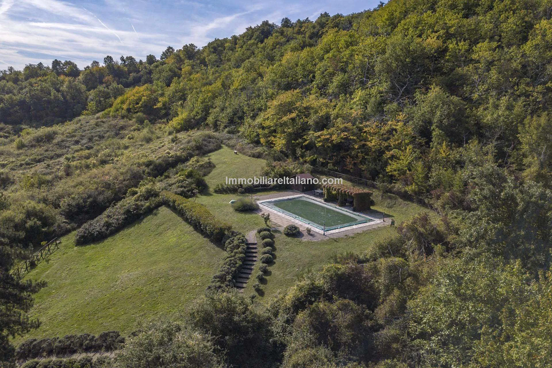 Restored Tuscan Farmhouse with Pool and Garden in Caprese Michelangelo - View image 13 of 89