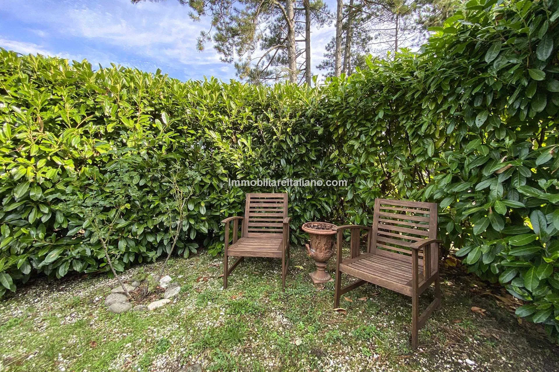 Restored Tuscan Farmhouse with Pool and Garden in Caprese Michelangelo - View image 24 of 89